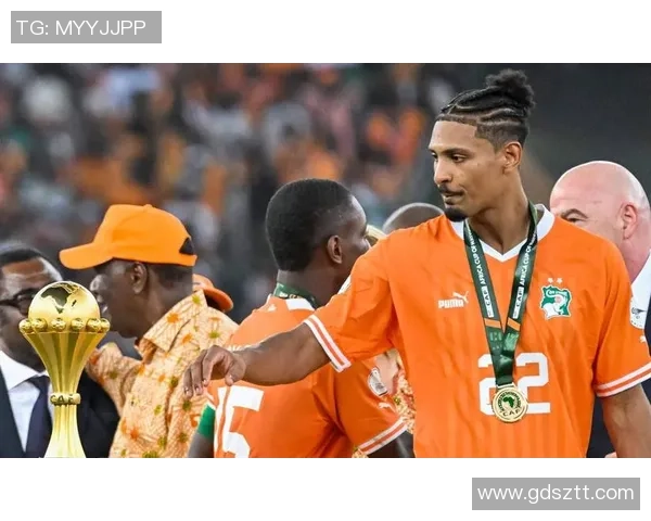 足球眉毛的魅力与风格探讨如何在球场上展现个性与自信