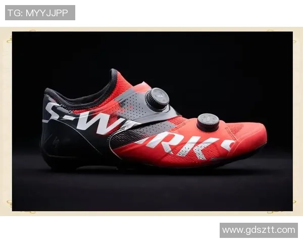 鞋子与足球的完美结合探索运动装备的创新与发展之路